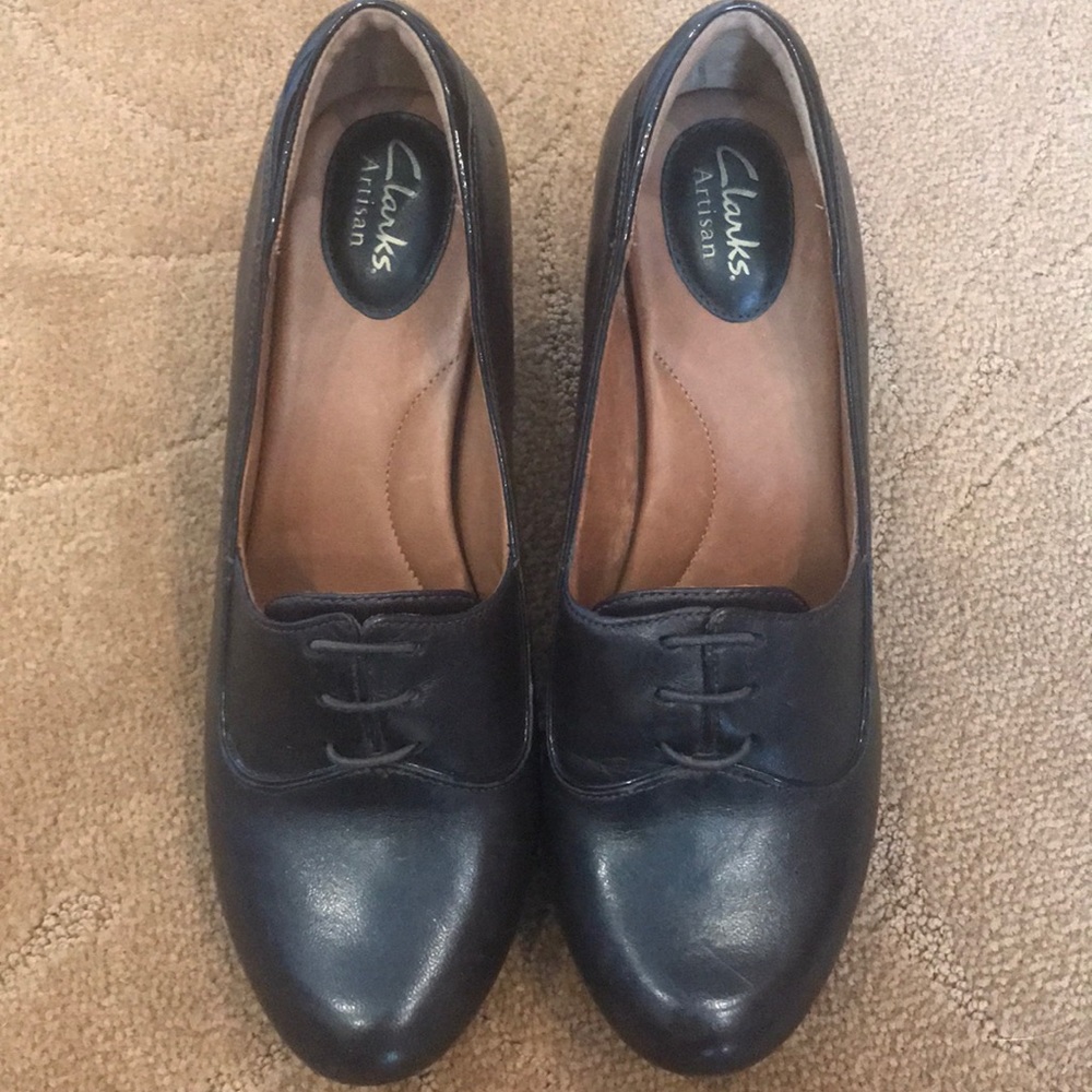 Clarks Artisan woman’s brown leather shoes